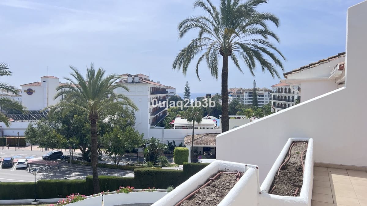 4 camera da letto Appartamento in vendita in Nueva Andalucia con piscina garage - 1.500.000 € (Rif: 9536456)