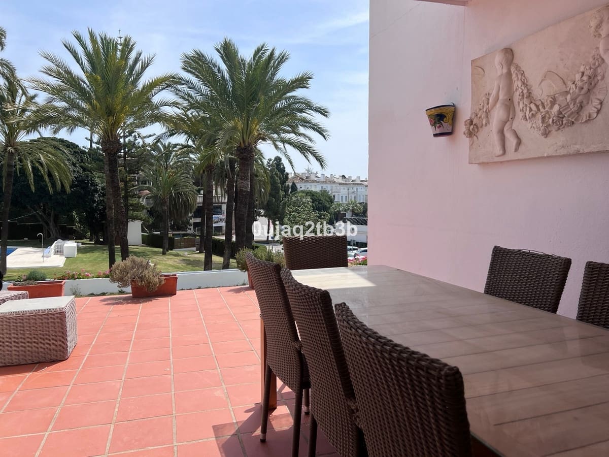 4 camera da letto Appartamento in vendita in Nueva Andalucia con piscina garage - 1.500.000 € (Rif: 9536456)