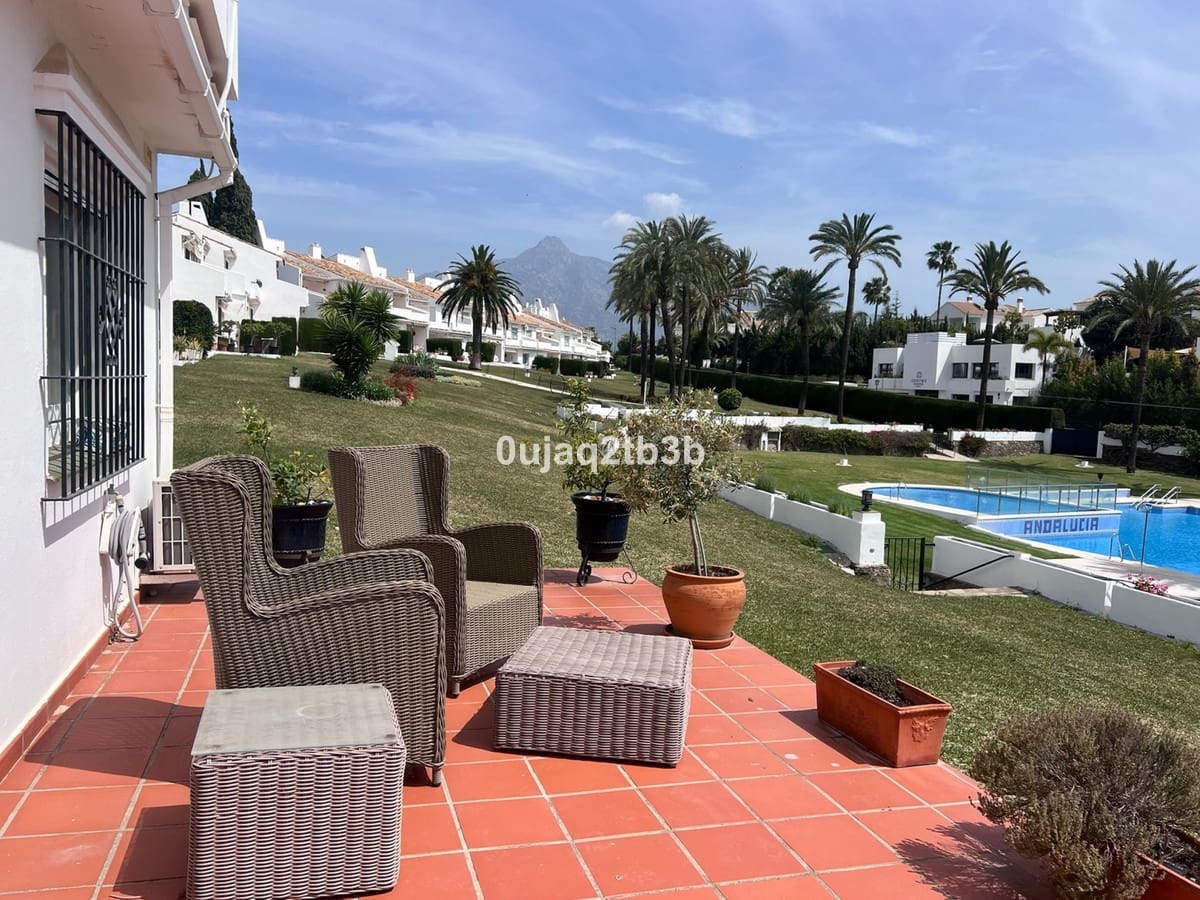 4 camera da letto Appartamento in vendita in Nueva Andalucia con piscina garage - 1.500.000 € (Rif: 9536456)