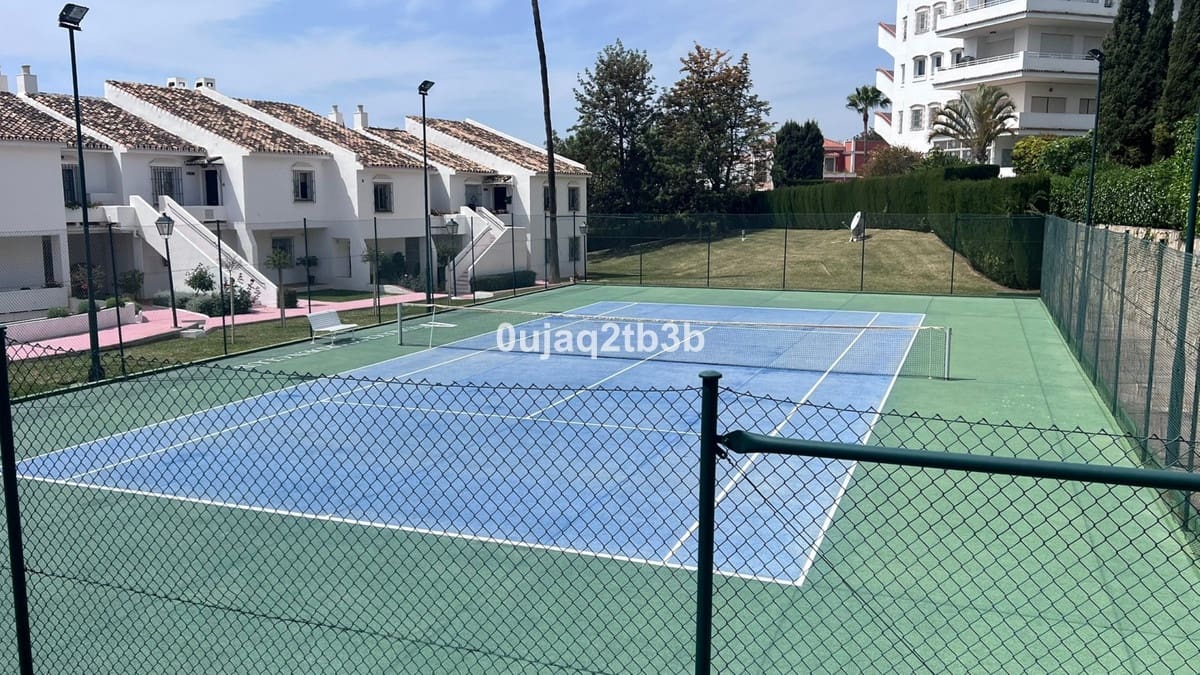 4 camera da letto Appartamento in vendita in Nueva Andalucia con piscina garage - 1.500.000 € (Rif: 9536456)