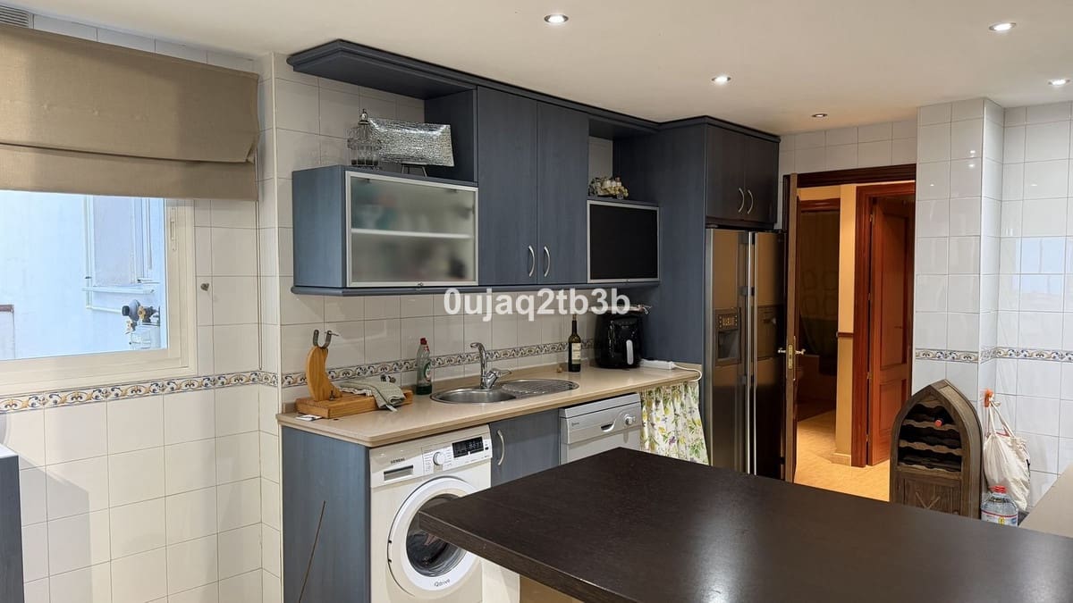 3 bedroom Penthouse for sale in San Pedro de Alcantara with garage - € 700,000 (Ref: 9600023)