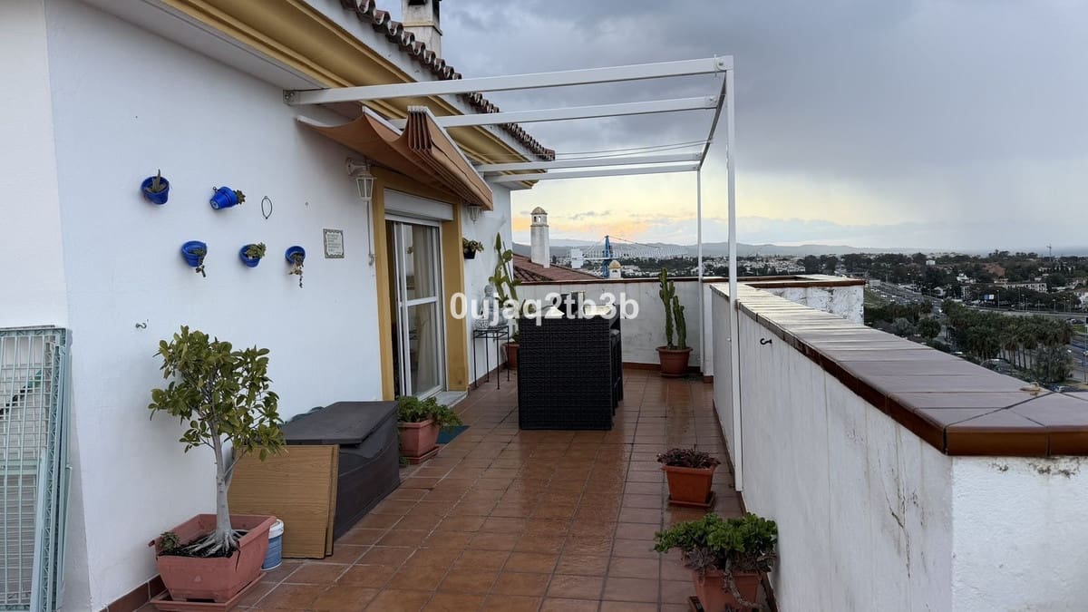 3 bedroom Penthouse for sale in San Pedro de Alcantara with garage - € 675,000 (Ref: 9600023)
