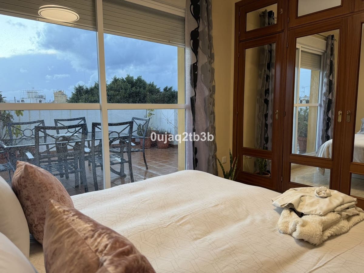 3 bedroom Penthouse for sale in San Pedro de Alcantara with garage - € 675,000 (Ref: 9600023)