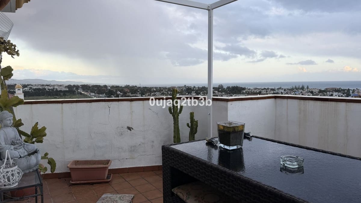 3 bedroom Penthouse for sale in San Pedro de Alcantara with garage - € 675,000 (Ref: 9600023)