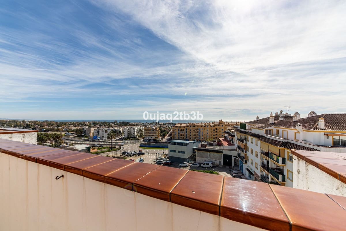 3 bedroom Penthouse for sale in San Pedro de Alcantara with garage - € 675,000 (Ref: 9600023)