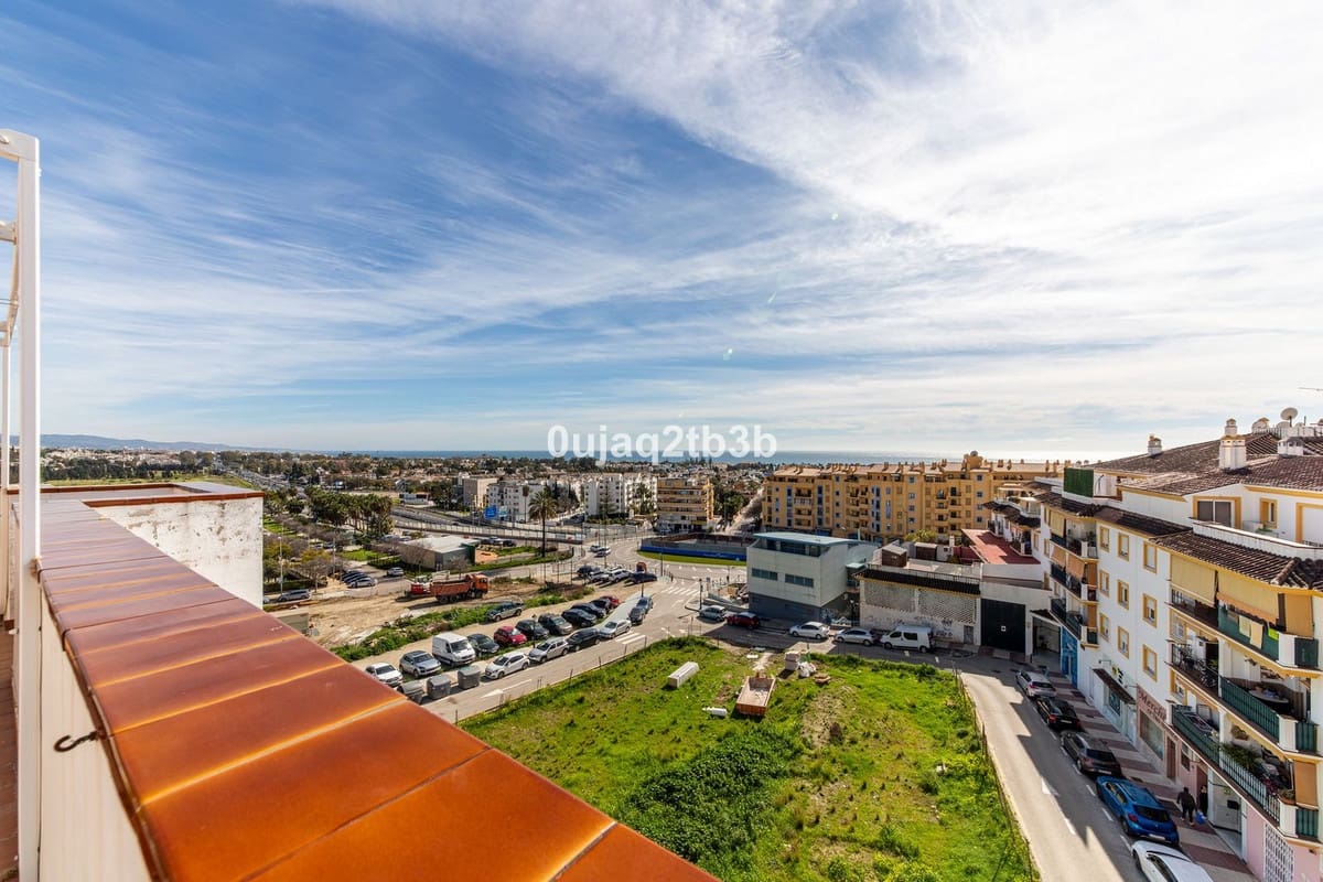 3 bedroom Penthouse for sale in San Pedro de Alcantara with garage - € 675,000 (Ref: 9600023)