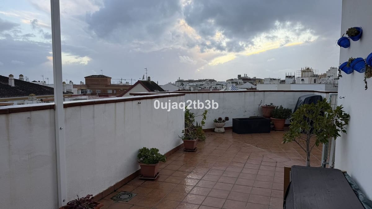 3 bedroom Penthouse for sale in San Pedro de Alcantara with garage - € 675,000 (Ref: 9600023)