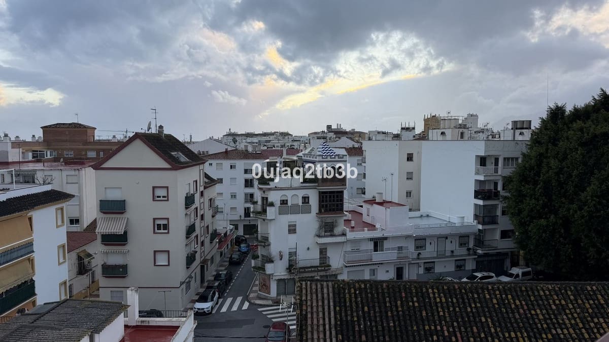 3 bedroom Penthouse for sale in San Pedro de Alcantara with garage - € 675,000 (Ref: 9600023)