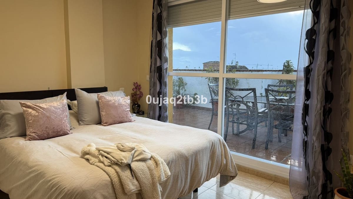 3 bedroom Penthouse for sale in San Pedro de Alcantara with garage - € 675,000 (Ref: 9600023)