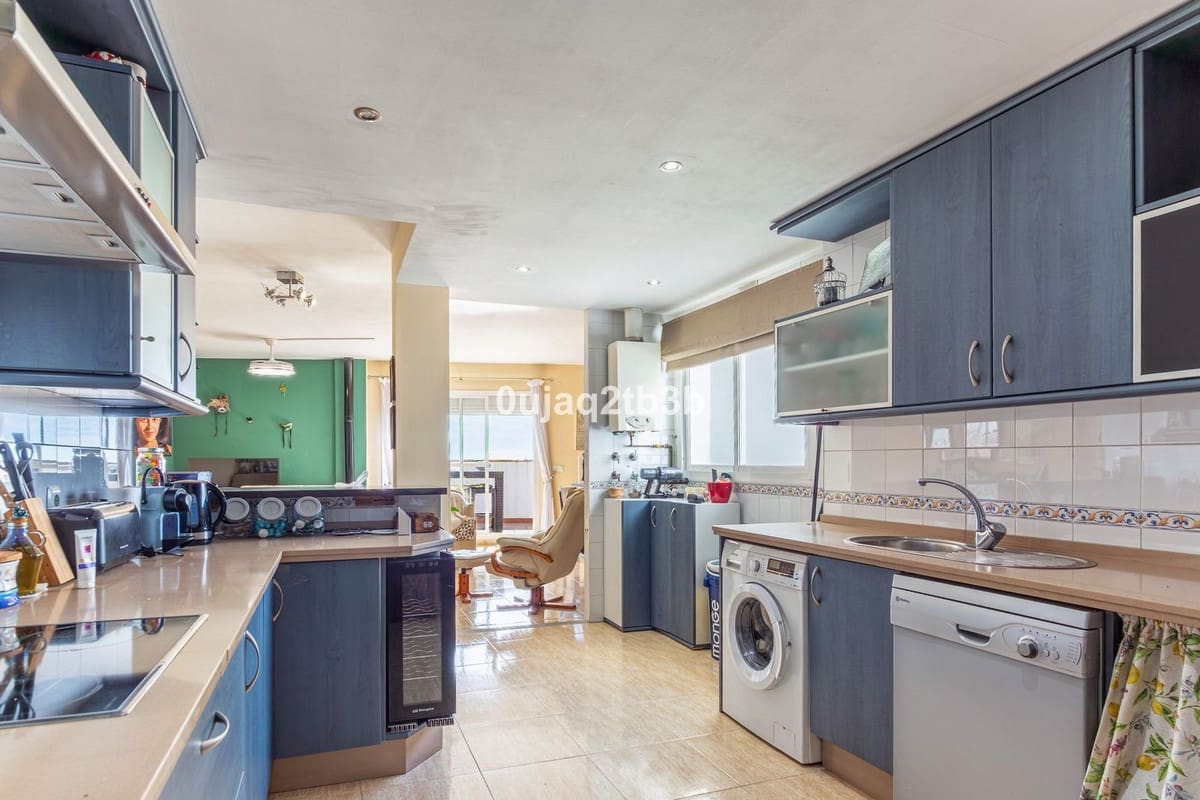 3 bedroom Penthouse for sale in San Pedro de Alcantara with garage - € 675,000 (Ref: 9600023)