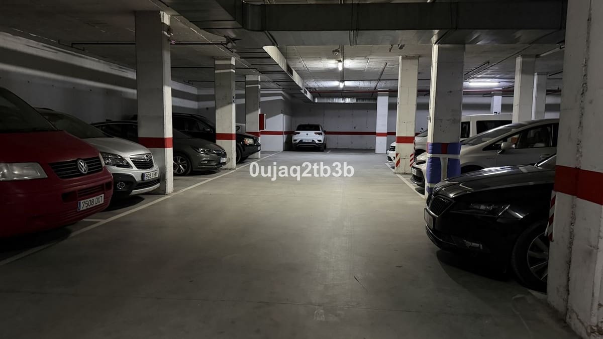 3 bedroom Penthouse for sale in San Pedro de Alcantara with garage - € 675,000 (Ref: 9600023)