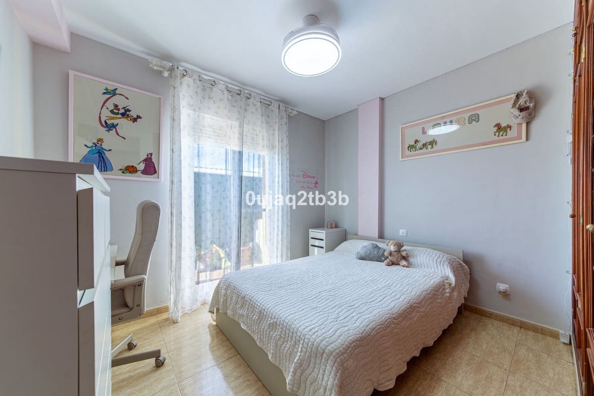 3 bedroom Penthouse for sale in San Pedro de Alcantara with garage - € 675,000 (Ref: 9600023)