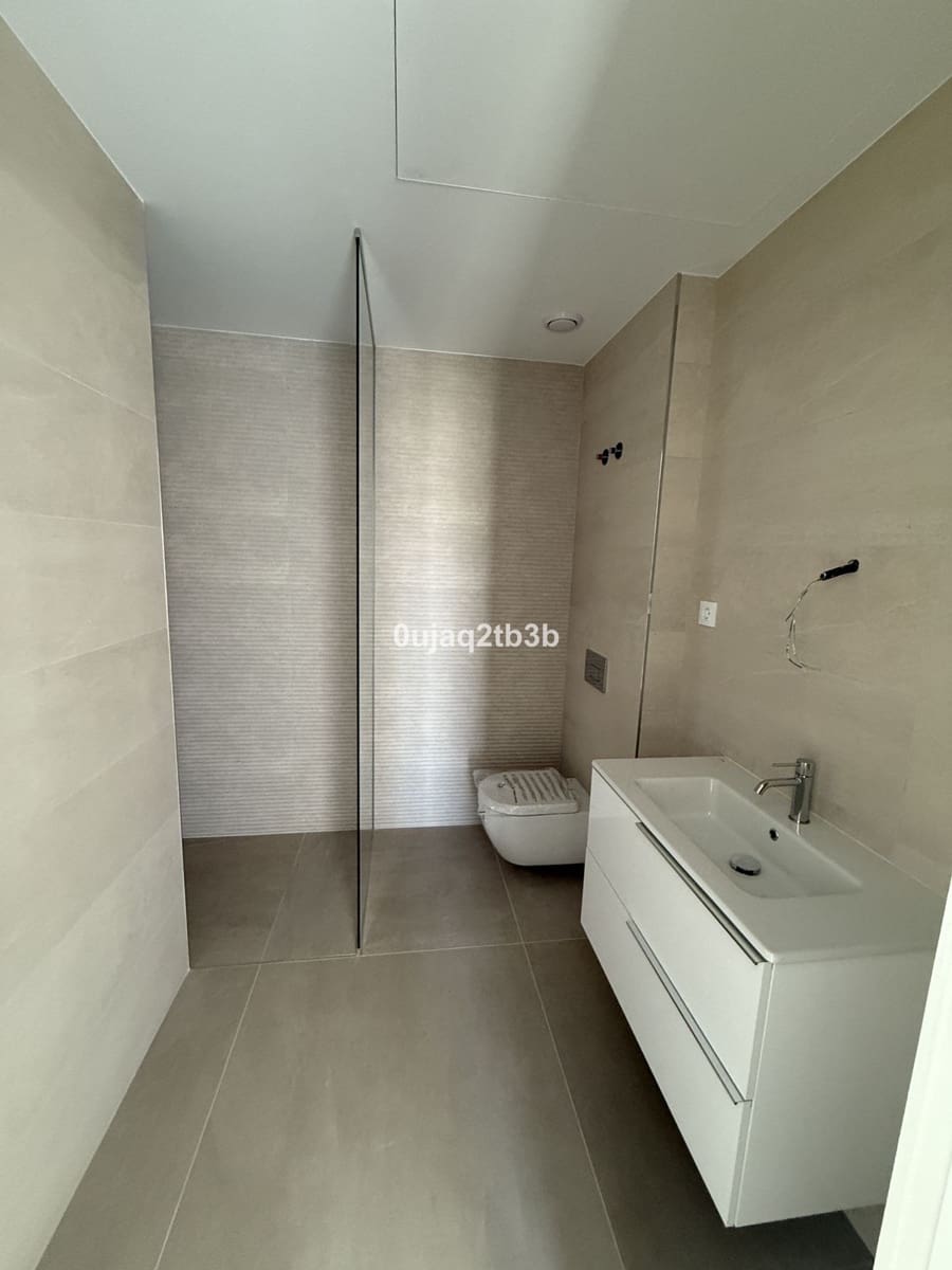 3 soverom Penthouse til salgs i Estepona med svømmebasseng garasje - € 1 100 000 (Ref: 9632794)