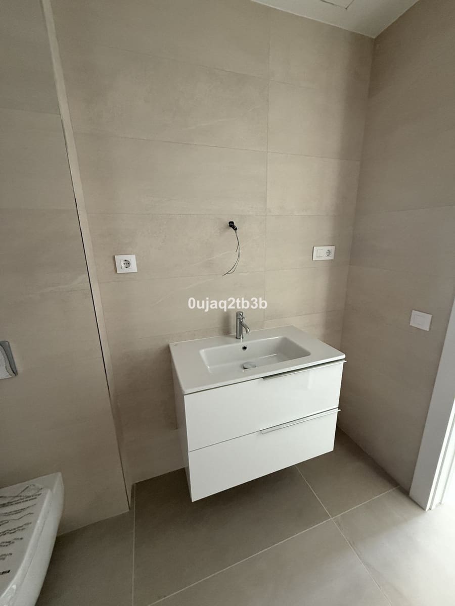 3 soverom Penthouse til salgs i Estepona med svømmebasseng garasje - € 1 100 000 (Ref: 9632794)