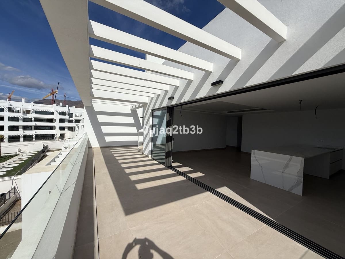 3 soverom Penthouse til salgs i Estepona med svømmebasseng garasje - € 1 100 000 (Ref: 9632794)