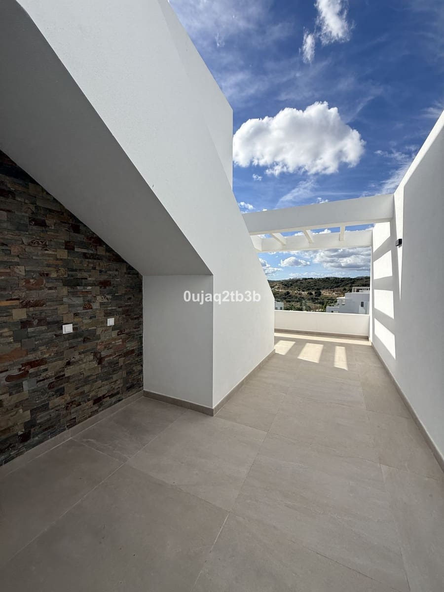 3 soverom Penthouse til salgs i Estepona med svømmebasseng garasje - € 1 100 000 (Ref: 9632794)