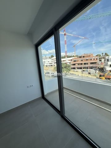 3 sypialnia Penthouse na sprzedaż w Estepona z basenem garażem - 1 100 000 € (Ref: 9632794)
