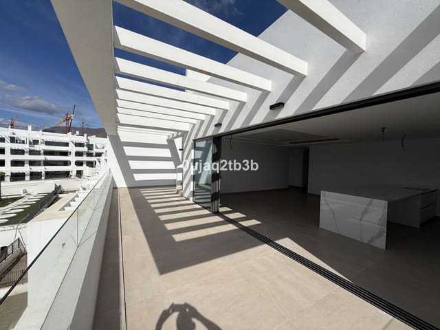 3 sypialnia Penthouse na sprzedaż w Estepona z basenem garażem - 1 100 000 € (Ref: 9632794)