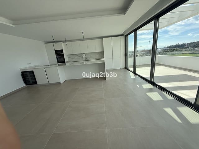 3 sypialnia Penthouse na sprzedaż w Estepona z basenem garażem - 1 100 000 € (Ref: 9632794)