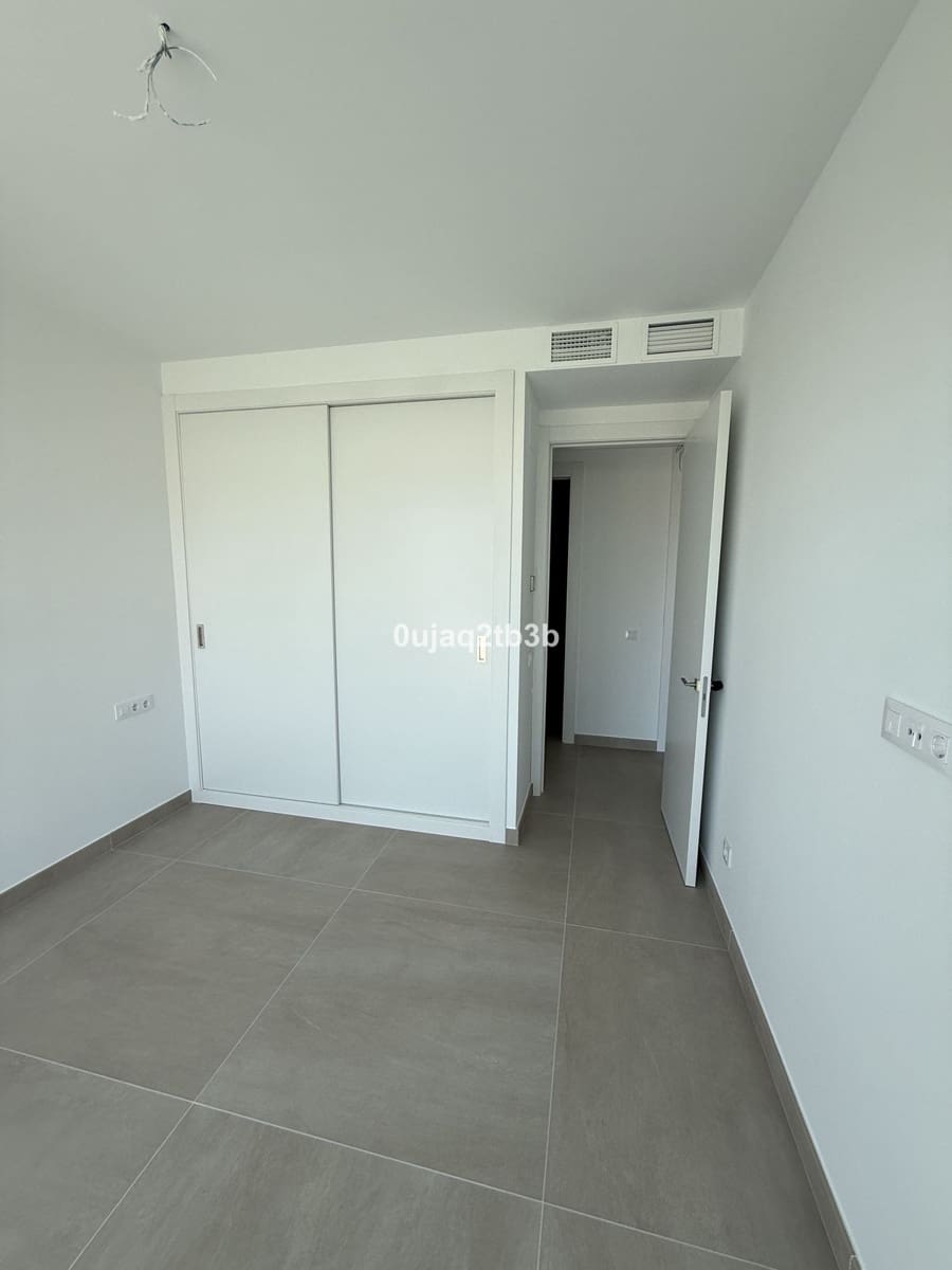 3 bedroom Penthouse for sale in Estepona with pool garage - € 1,100,000 (Ref: 9632794)
