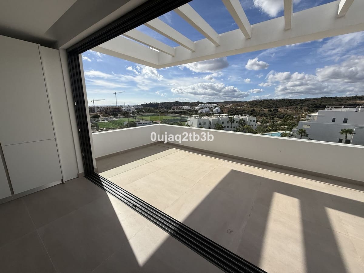 3 bedroom Penthouse for sale in Estepona with pool garage - € 1,100,000 (Ref: 9632794)
