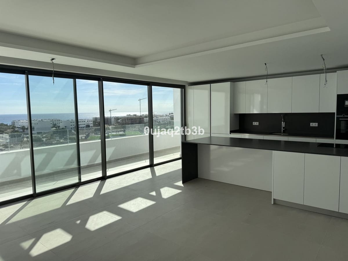 2 soverom Penthouse til salgs i Estepona med svømmebasseng garasje - € 975 000 (Ref: 9632795)