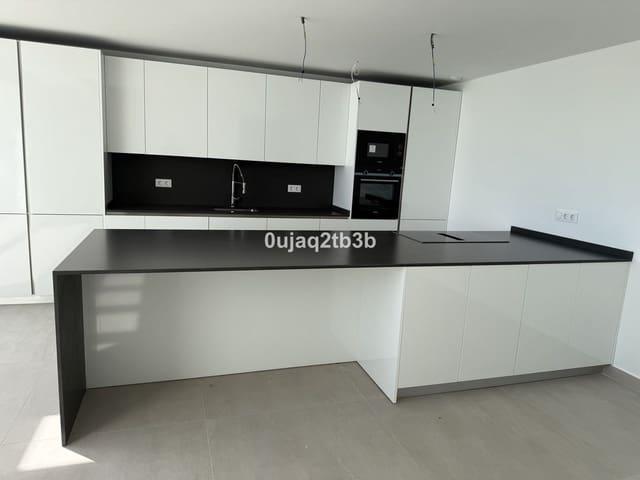 2 sovrum Takvåning till salu i Estepona med pool garage - 975 000 € (Ref: 9632795)