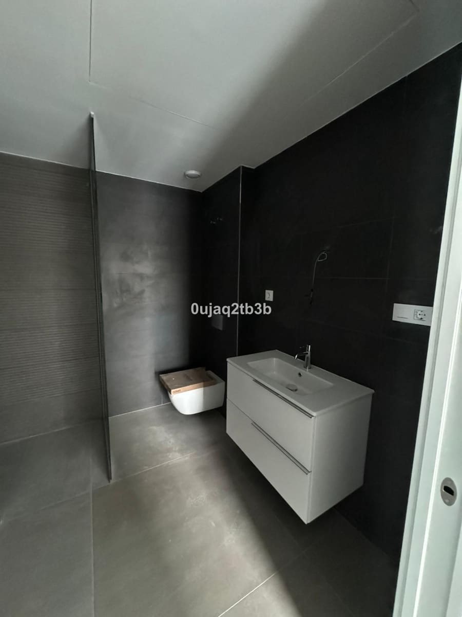 3 sovrum Lägenhet till salu i Estepona med pool garage - 780 000 € (Ref: 9632796)