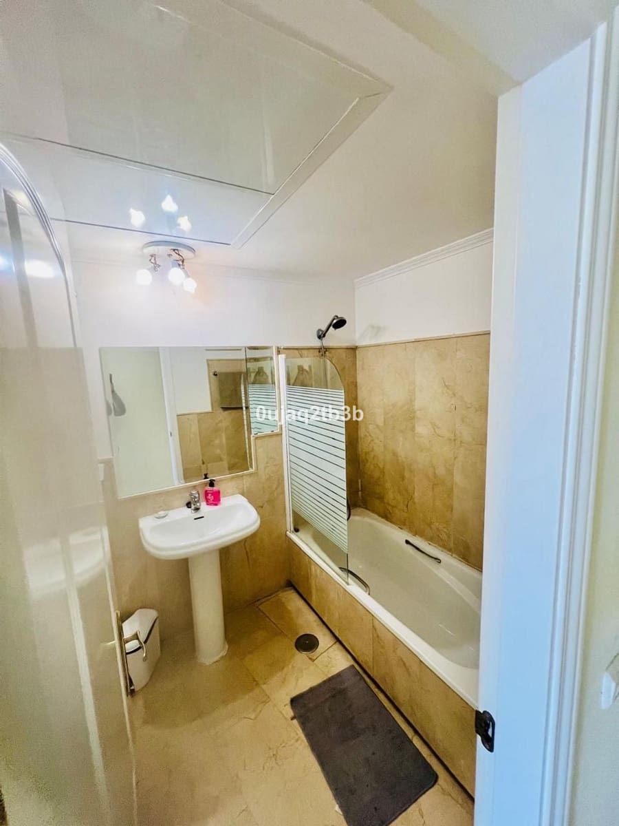 3 soveværelse Lejlighed til leje i San Pedro de Alcantara med swimmingpool garage - € 3.000 (Ref: 9649864)