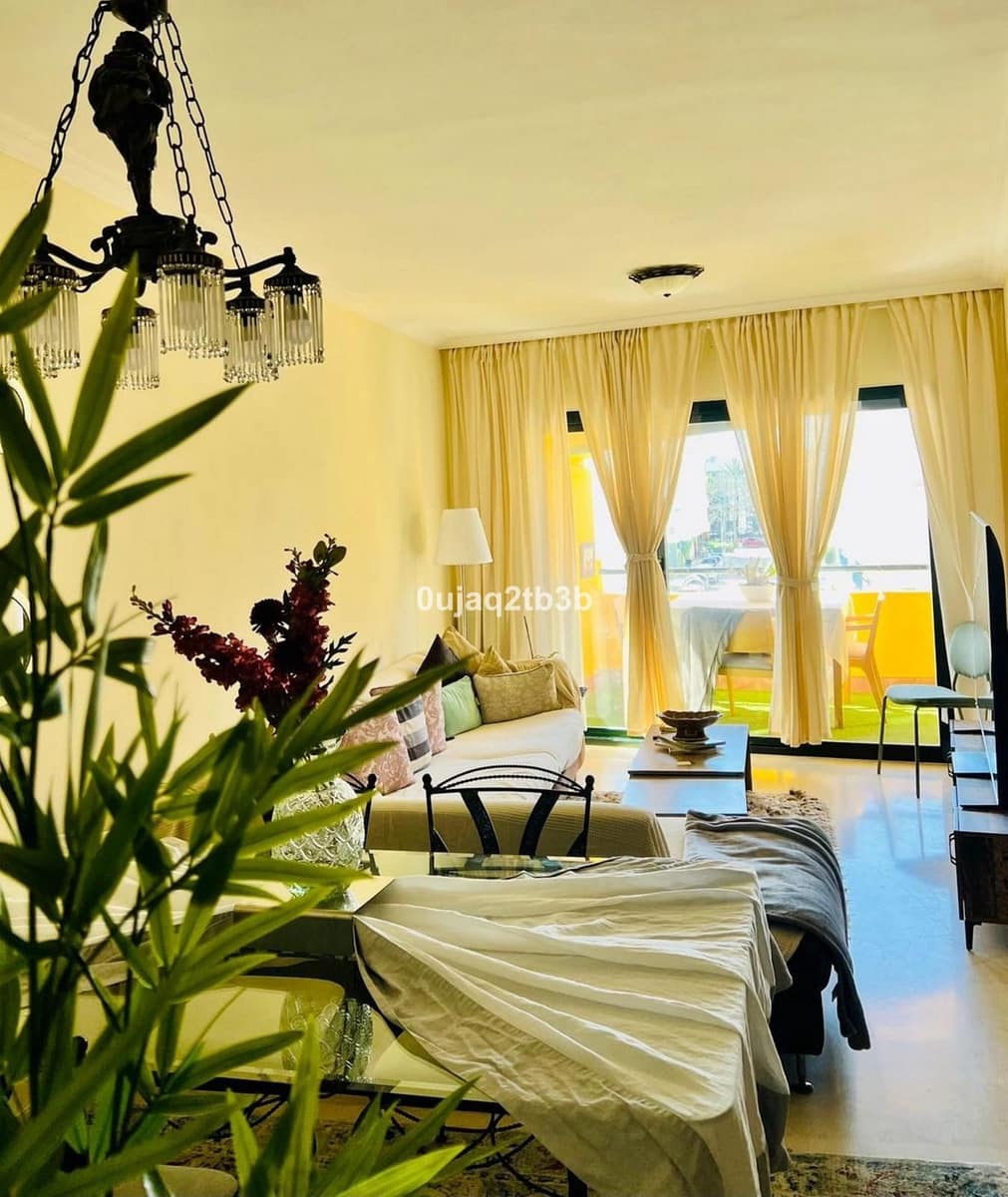 3 soveværelse Lejlighed til leje i San Pedro de Alcantara med swimmingpool garage - € 3.000 (Ref: 9649864)