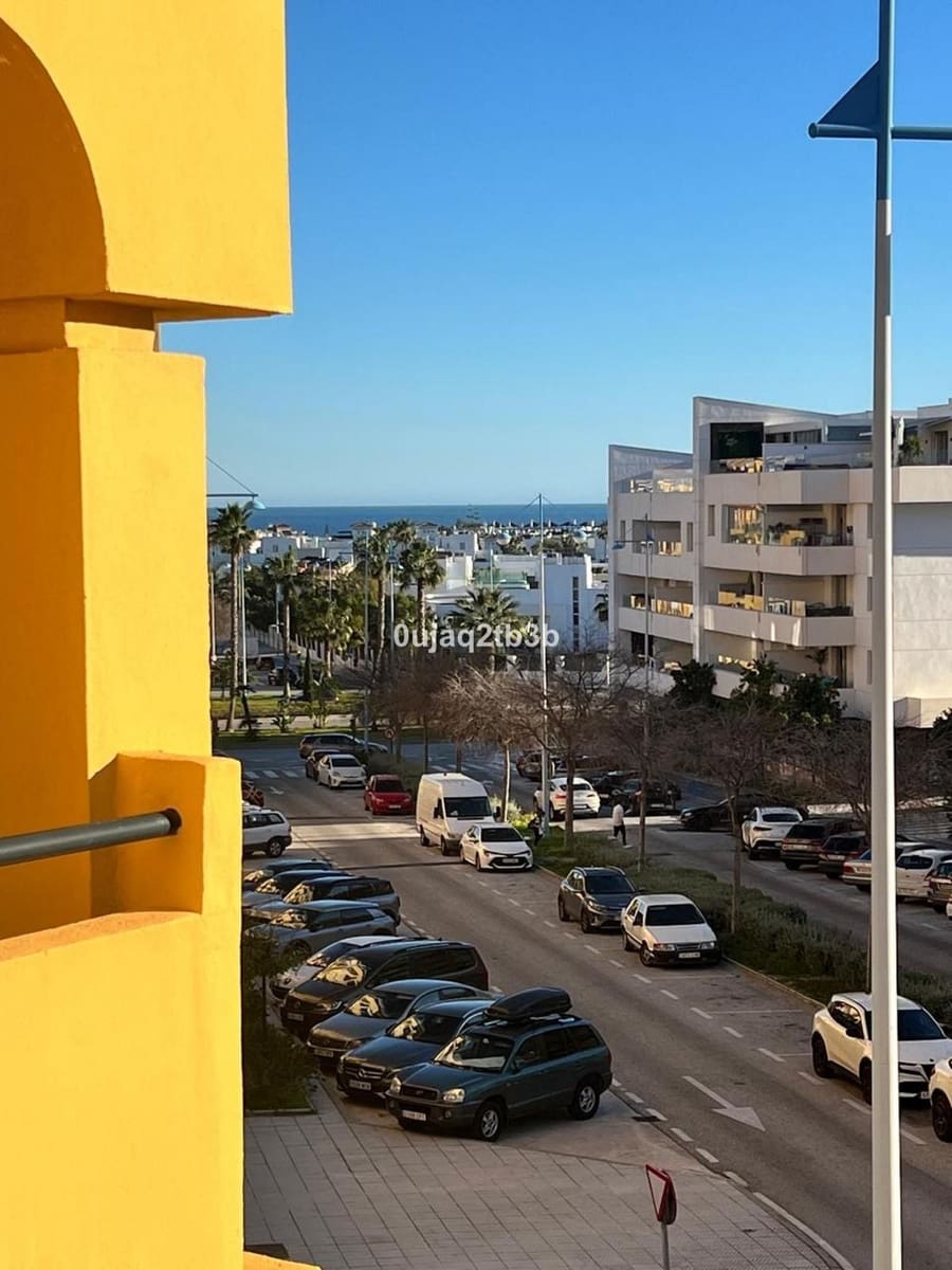 3 soveværelse Lejlighed til leje i San Pedro de Alcantara med swimmingpool garage - € 3.000 (Ref: 9649864)