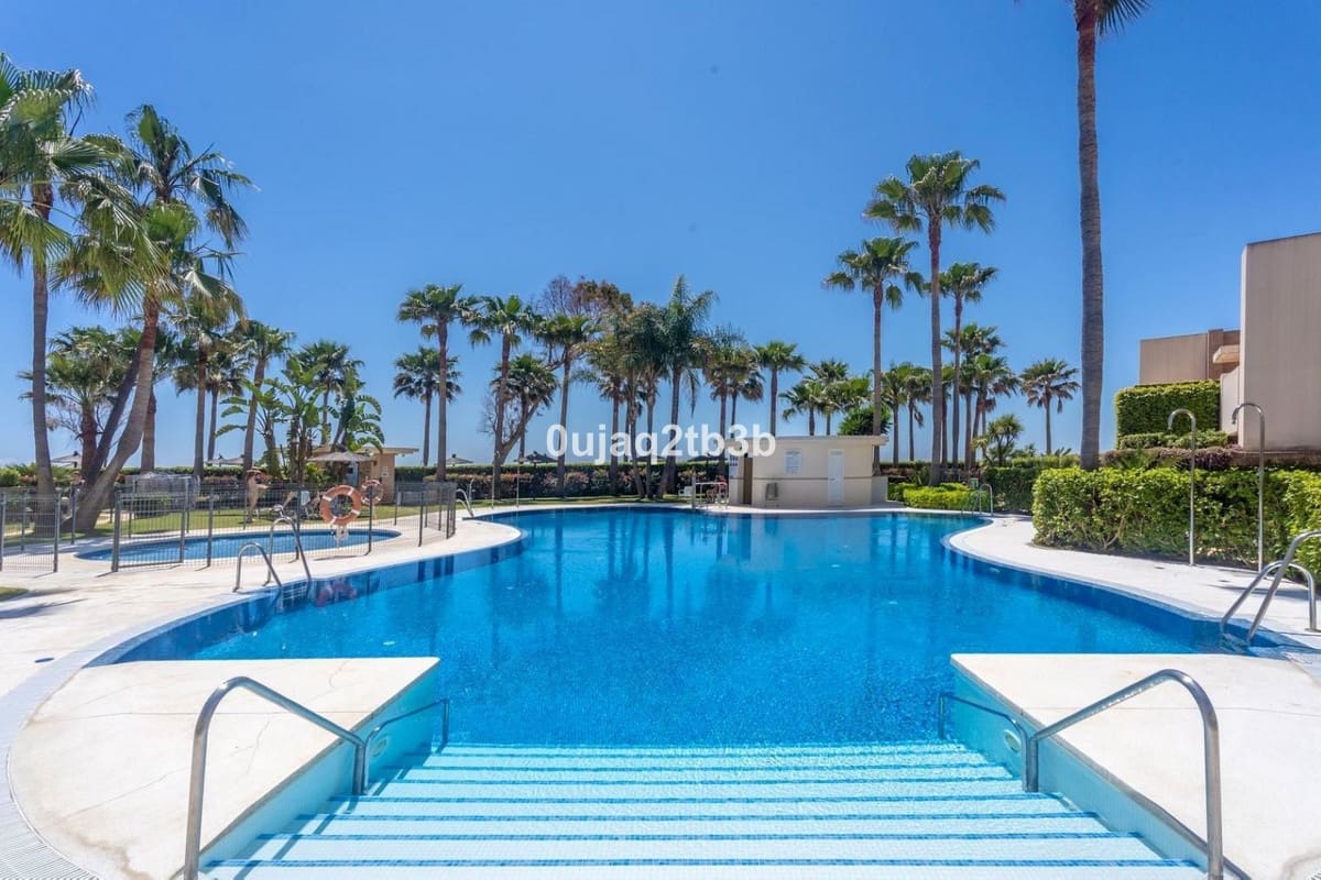 2 bedroom Apartment for sale in Estepona with pool garage - € 630,000 (Ref: 9707971)