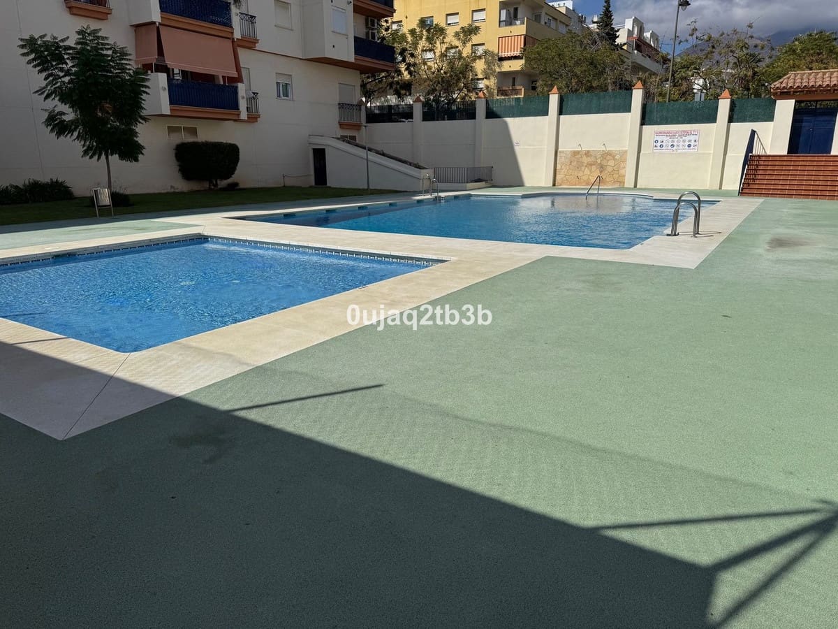 4 bedroom Penthouse for sale in Estepona with pool garage - € 790,000 (Ref: 9713267)