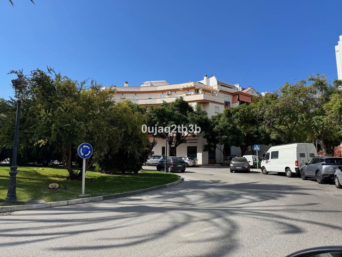 4 bedroom Penthouse for sale in Estepona with pool garage - € 790,000 (Ref: 9713267)