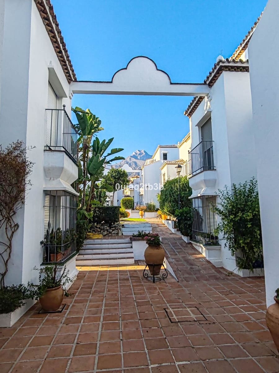 2 chambre Appartement à vendre à Marbella avec piscine garage - 475 000 € (Ref: 9713879)