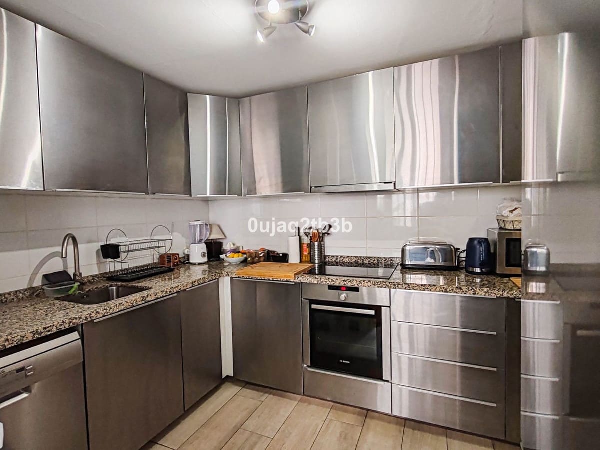 2 bedroom Apartment for sale in Marbella with pool garage - € 475,000 (Ref: 9713879)