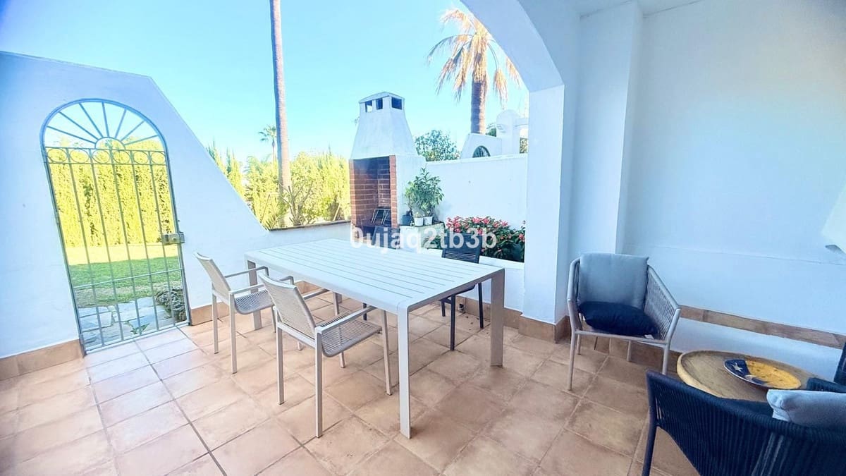 Apartamento de 2 habitaciones en Marbella en venta con piscina garaje - 475.000 € (Ref: 9713879)