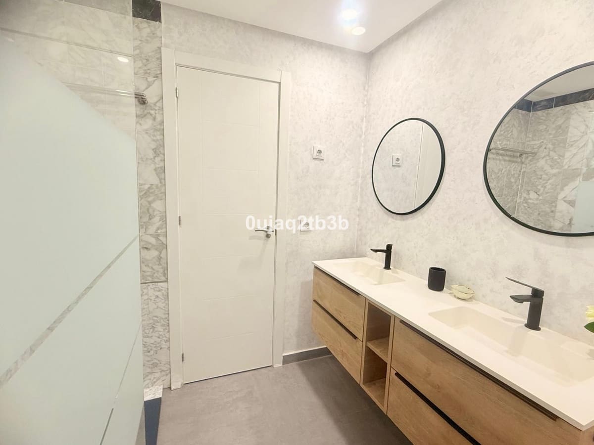 Apartamento de 2 habitaciones en Marbella en venta con piscina garaje - 475.000 € (Ref: 9713879)