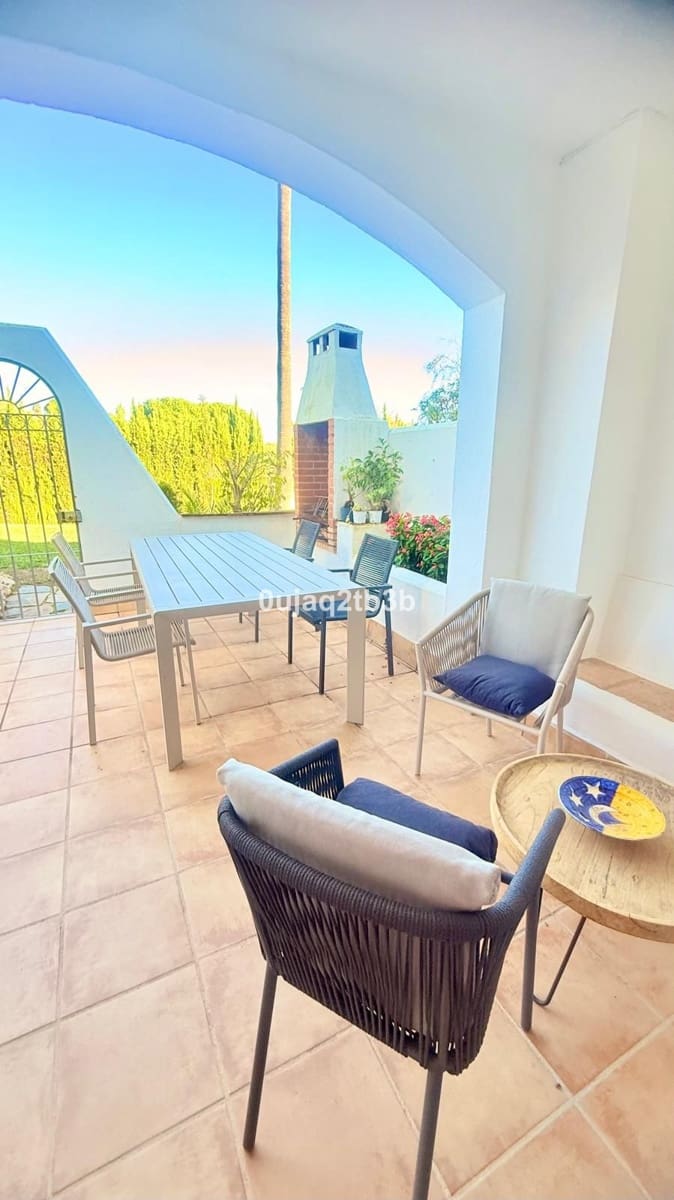 Apartamento de 2 habitaciones en Marbella en venta con piscina garaje - 475.000 € (Ref: 9713879)