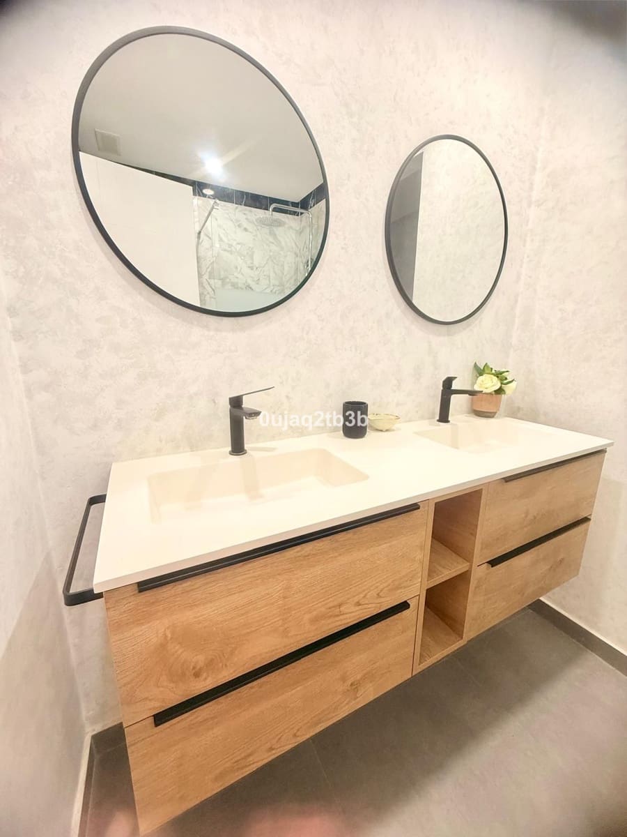 Apartamento de 2 habitaciones en Marbella en venta con piscina garaje - 475.000 € (Ref: 9713879)