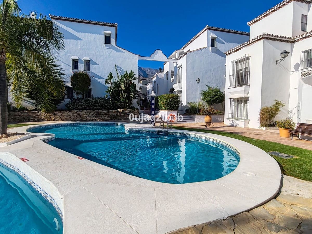 Apartamento de 2 habitaciones en Marbella en venta con piscina garaje - 475.000 € (Ref: 9713879)