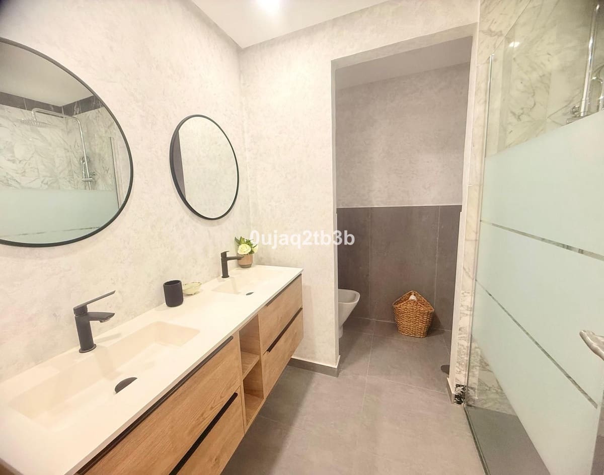Apartamento de 2 habitaciones en Marbella en venta con piscina garaje - 475.000 € (Ref: 9713879)