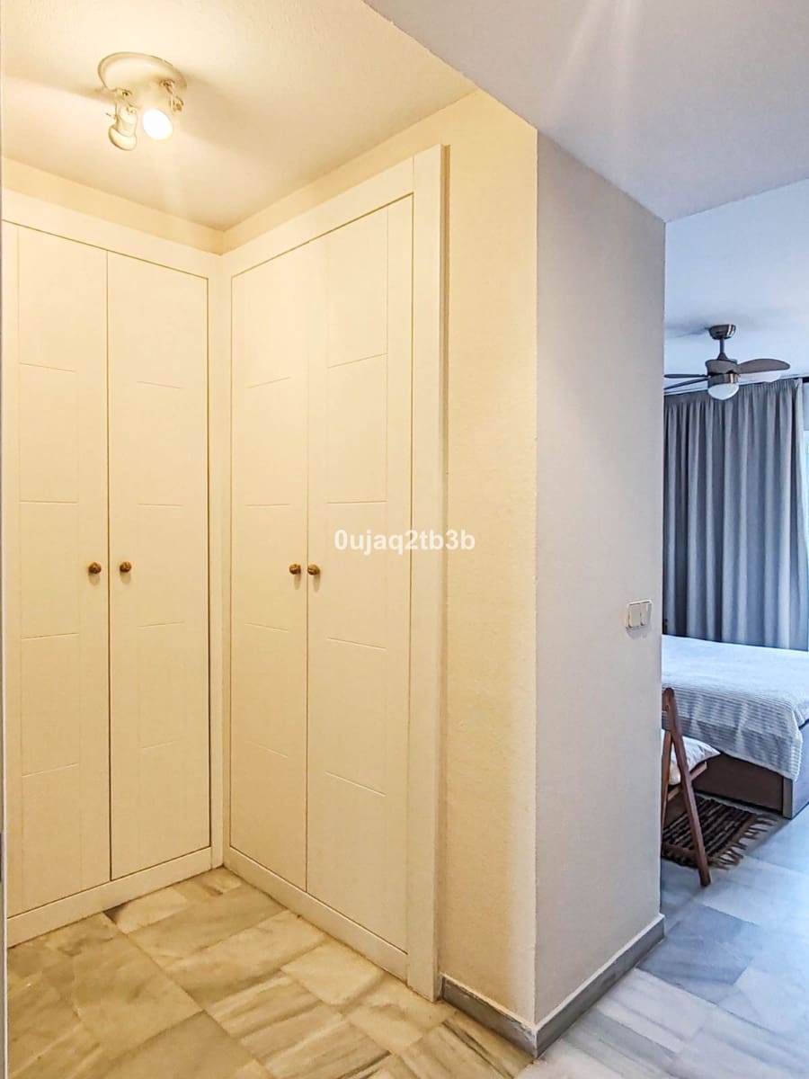 Apartamento de 2 habitaciones en Marbella en venta con piscina garaje - 475.000 € (Ref: 9713879)