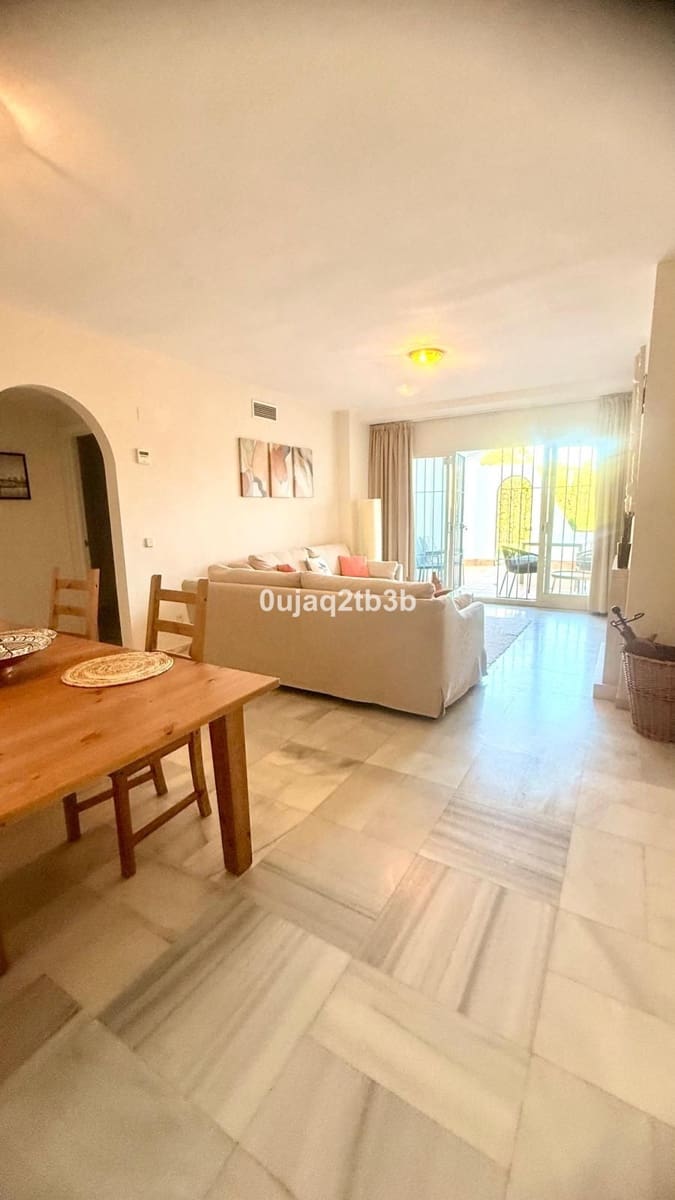 Apartamento de 2 habitaciones en Marbella en venta con piscina garaje - 475.000 € (Ref: 9713879)