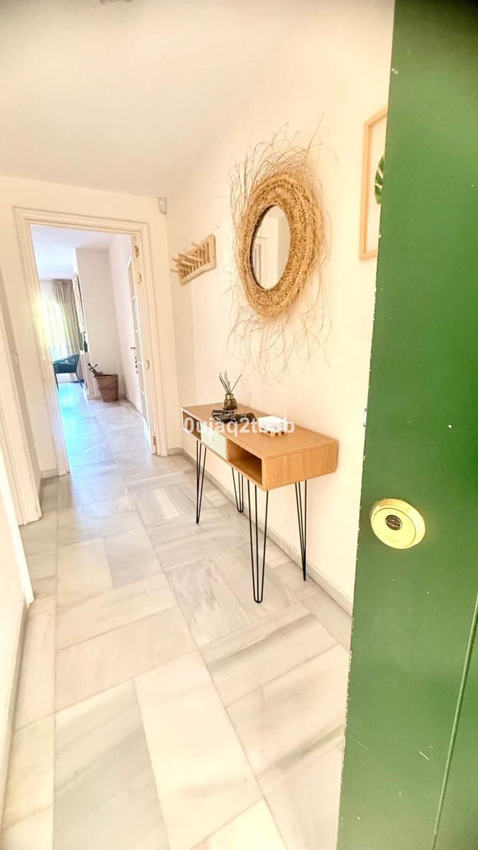 Apartamento de 2 habitaciones en Marbella en venta con piscina garaje - 475.000 € (Ref: 9713879)