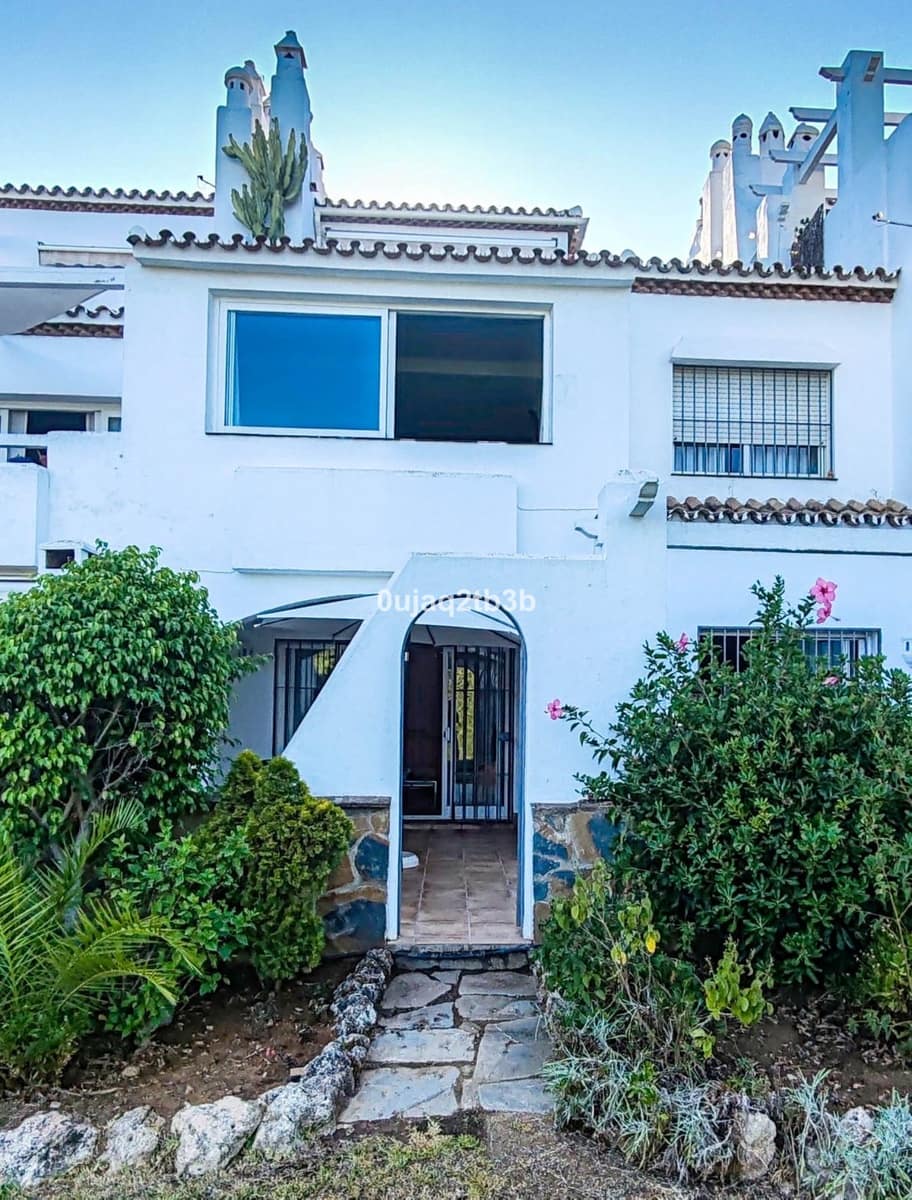 Apartamento de 2 habitaciones en Marbella en venta con piscina garaje - 475.000 € (Ref: 9713879)