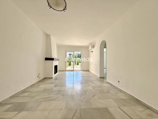 2 sovrum Lägenhet till salu i Nueva Andalucia, Marbella med pool garage - 565 000 € (Ref: 9747218)