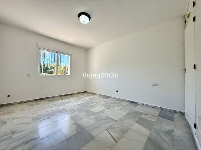2 sovrum Lägenhet till salu i Nueva Andalucia, Marbella med pool garage - 565 000 € (Ref: 9747218)