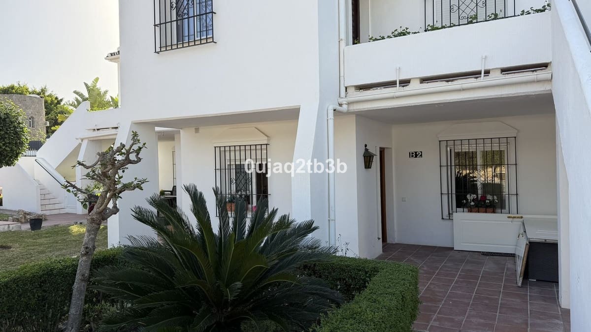 2 makuuhuone Huoneisto myytävänä paikassa Nueva Andalucia mukana uima-altaan 
autotalli - 565 000 € (Ref: 9747218)