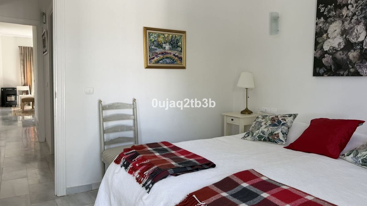 2 chambre Appartement à vendre à Estepona avec piscine garage - 325 000 € (Ref: 9789437)